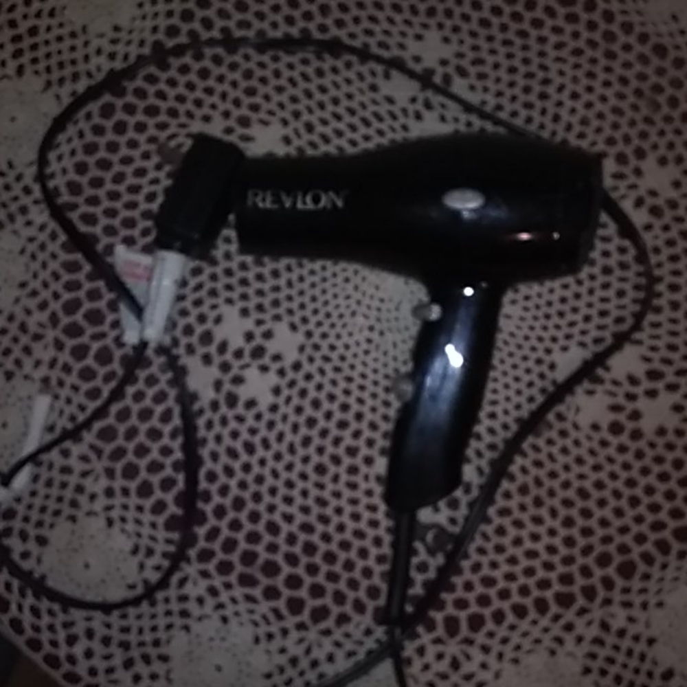 Blow dryer